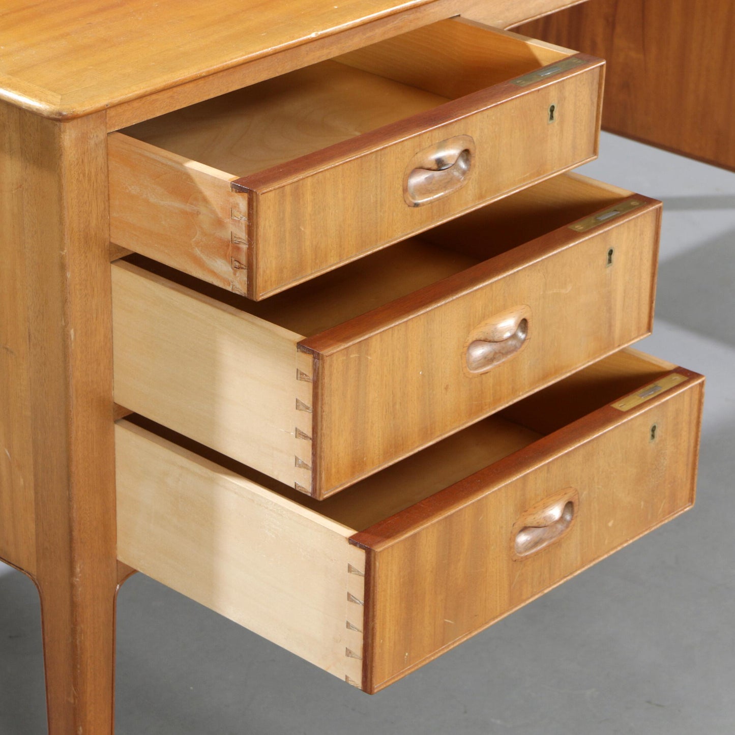 six drawers