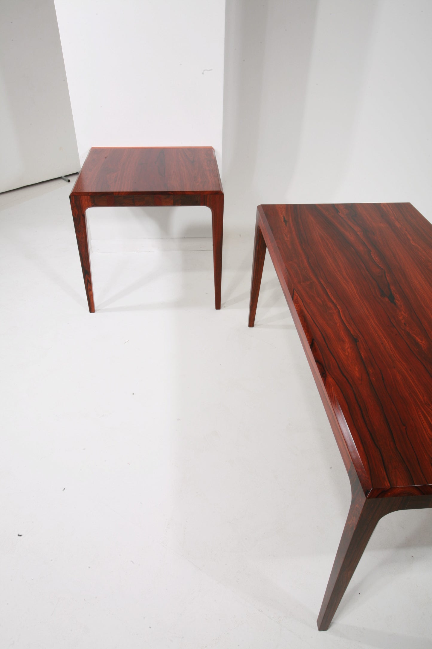 PD 60 Dining Table in Solid Rosewood 3