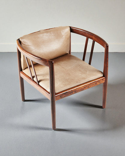 Illum Wikkelso Vintage Handy Chair in Rosewood made by Holger Christiansen