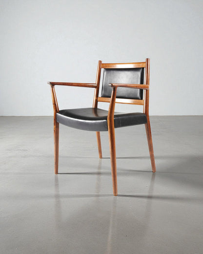 S S Larsen 1955 Set in Original Black Leather