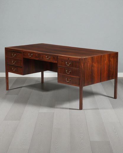 1960s Danish Cabinetmaker Freestanding Classical Director's Desk in Solid Hardwood