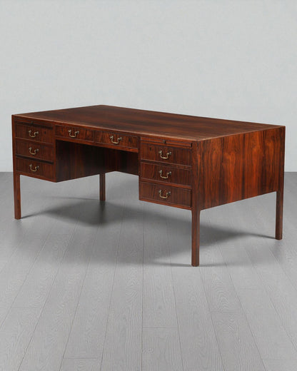 1960s Danish Cabinetmaker Freestanding Classical Director's Desk in Solid Hardwood