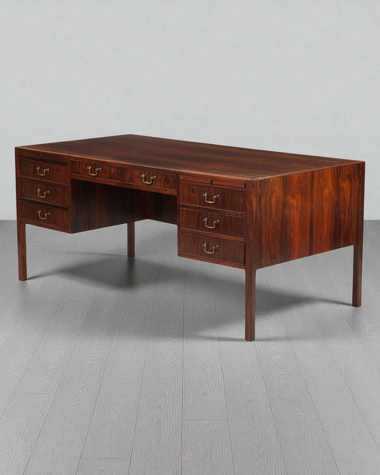 1960s Danish Cabinetmaker Freestanding Classical Director's Desk in Solid Hardwood