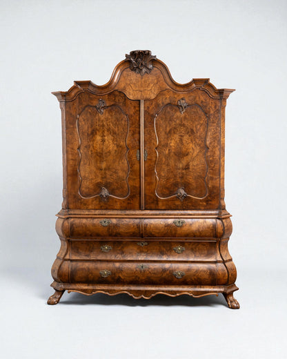 DUTCH WALNUT LINEN PRESS OF BOMBE FORM Early 20C