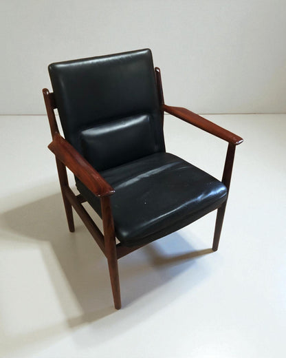 Arne Vodder Armchair with Original Black Leather, circa 1960s