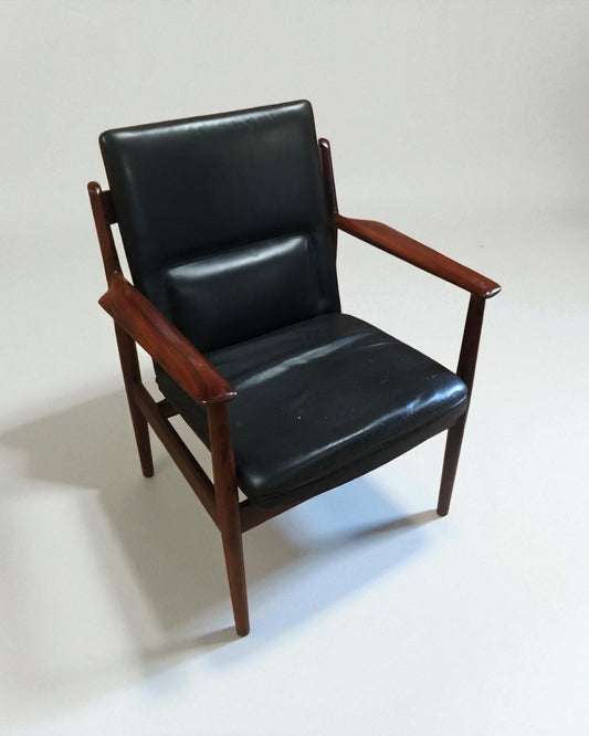 Arne Vodder Armchair with Original Black Leather, circa 1960s