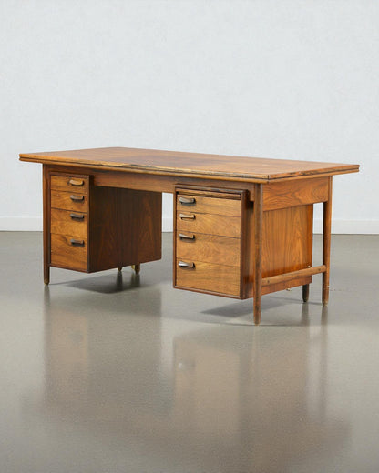 Danish cabinetmaker desk with unfolding double top circa late 1940s