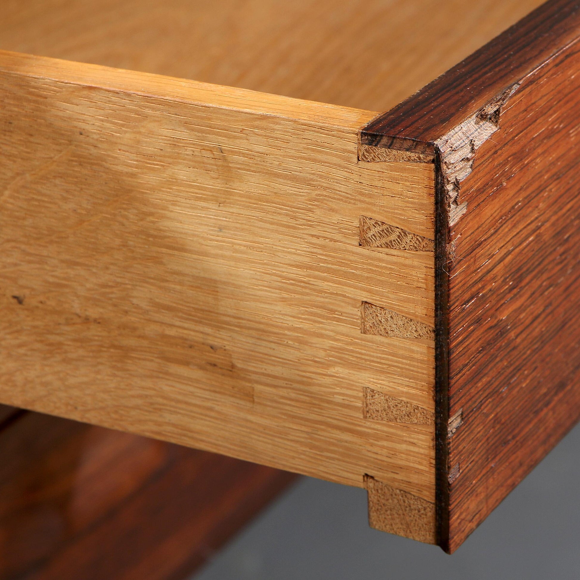 Freestanding "Mayor's" desk 4