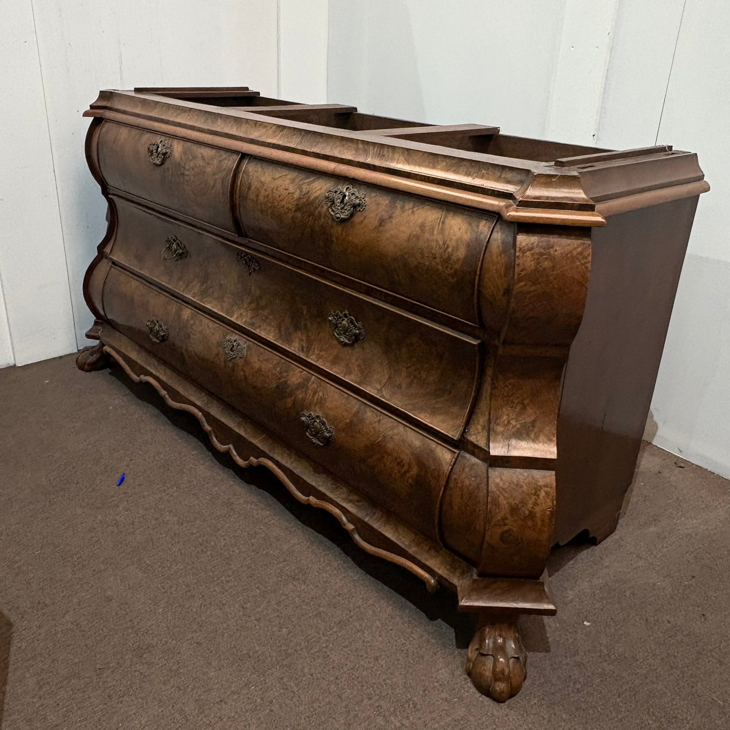 DUTCH WALNUT LINEN PRESS OF BOMBE FORM Early 20C