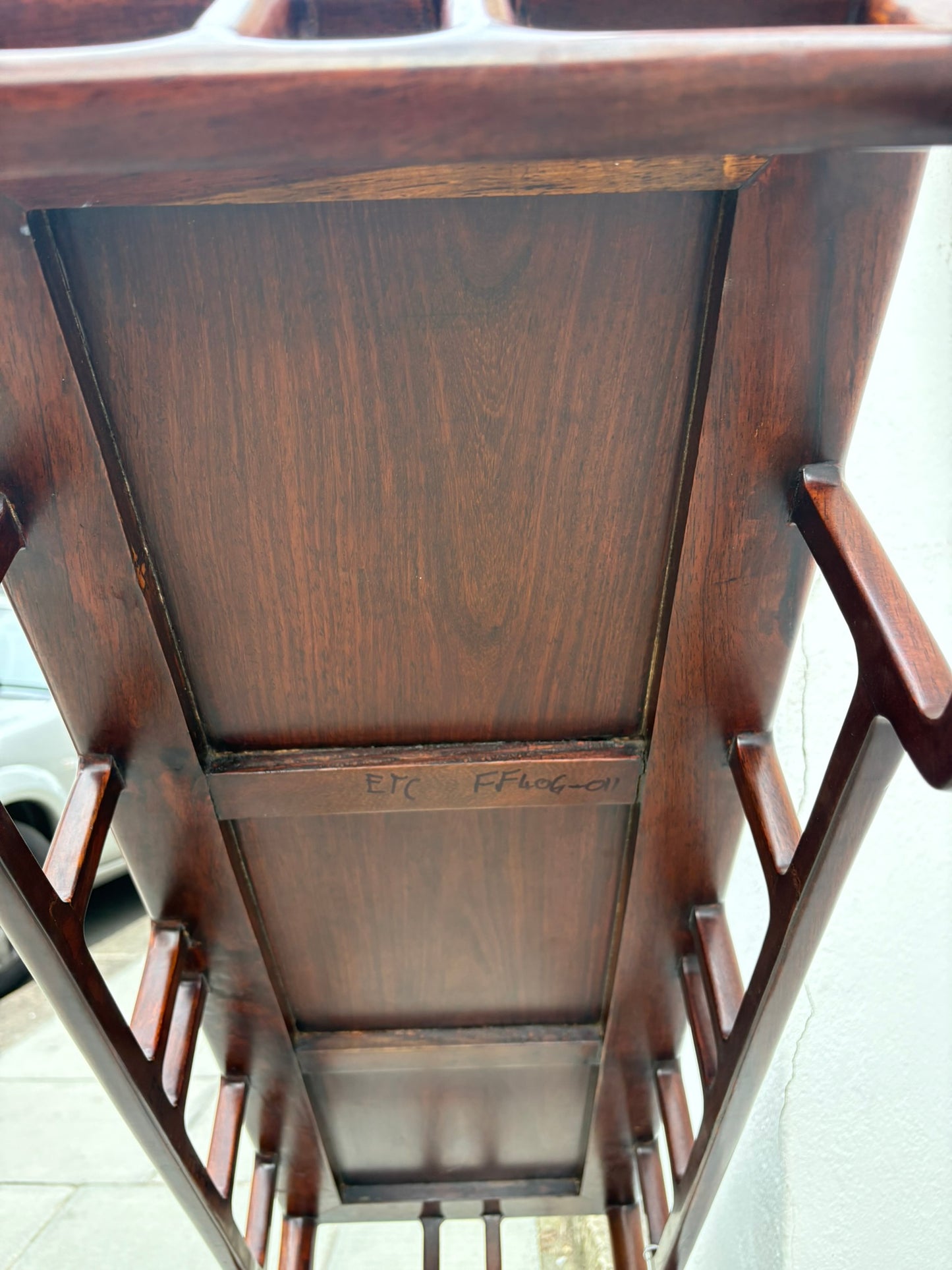 Console Table of Traditional Chinese Techniques