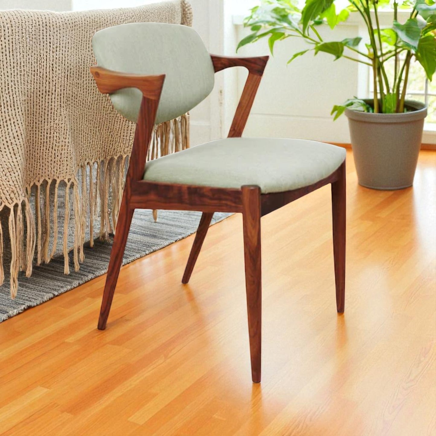 Kai Kristiansen model 42 Dining Chair in solid Walnut