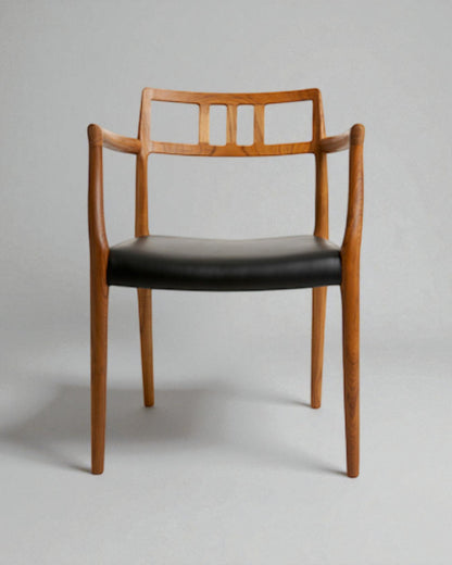 N O Moller 1966 Carver in Teak