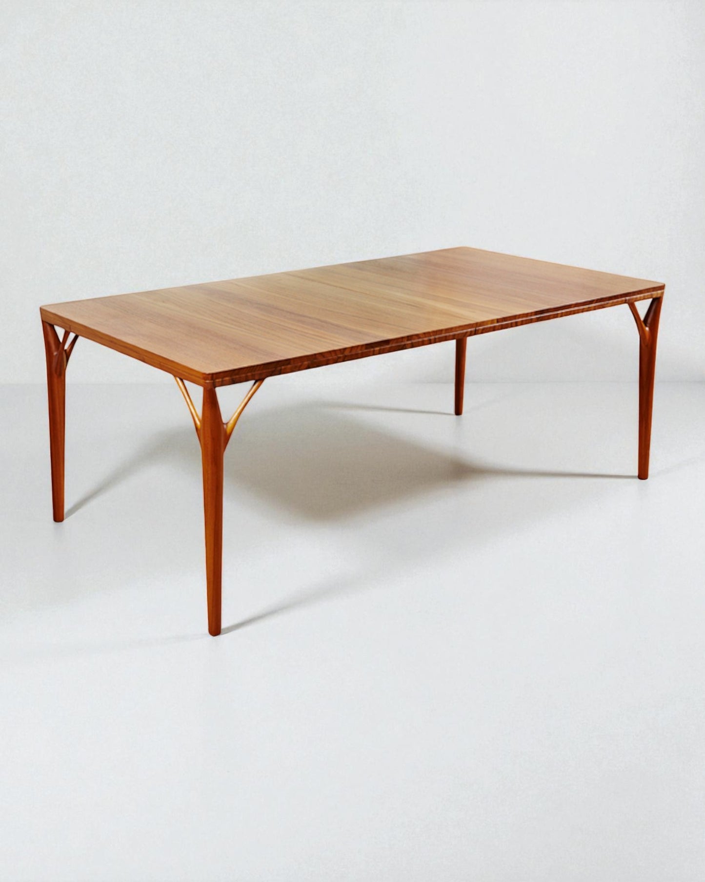 PD 55 Dining Table in Solid Teak
