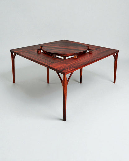 Round Mother Earth Table