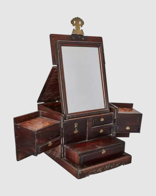 Travelling vanity case 19C