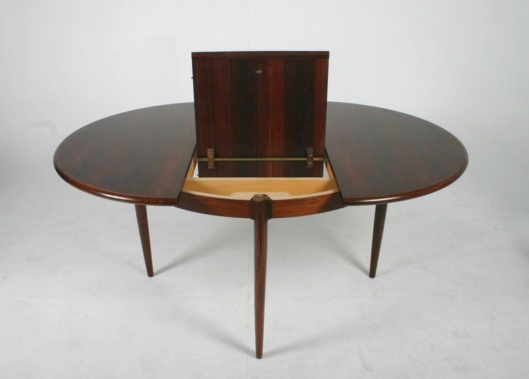 N O Moller 1957 Dining Table in Brazilian Rosewood
